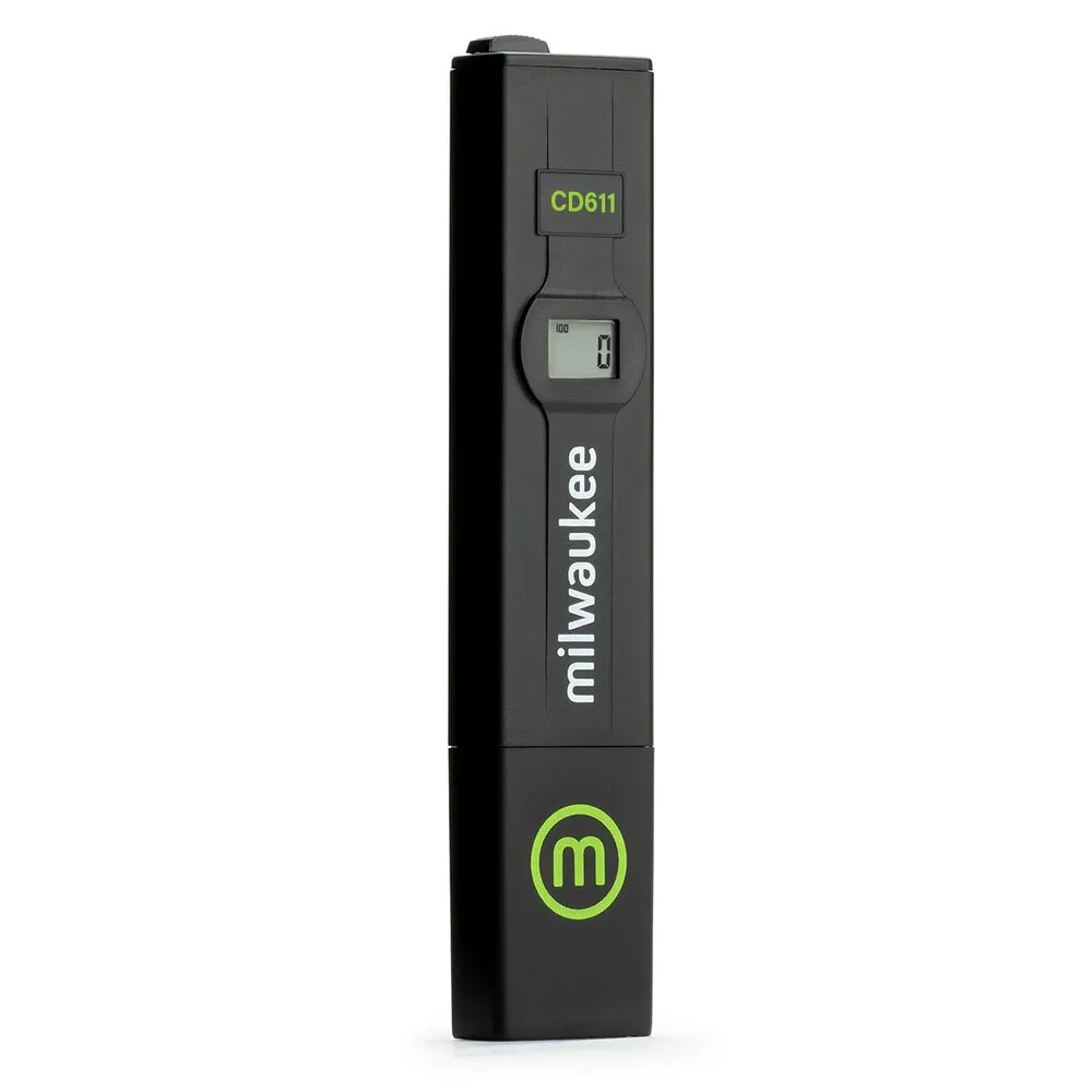 Milwaukee CD611 mit aufgesetzter Kappe von der Seite