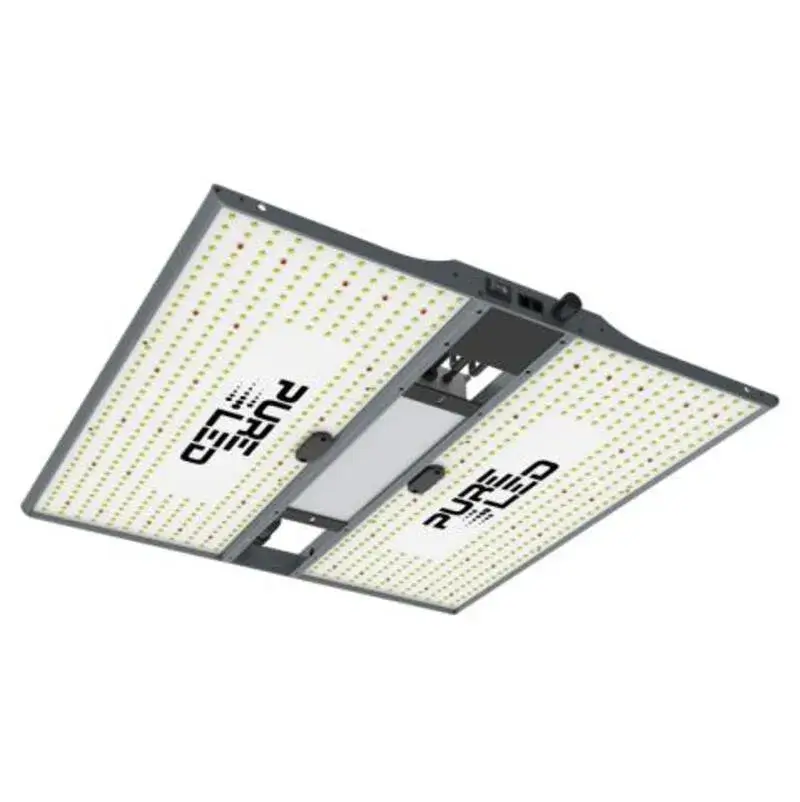 PureLED Q-Serie PureLED Leuchte der Q-Serie mit Quantum-Board in Schrägansicht