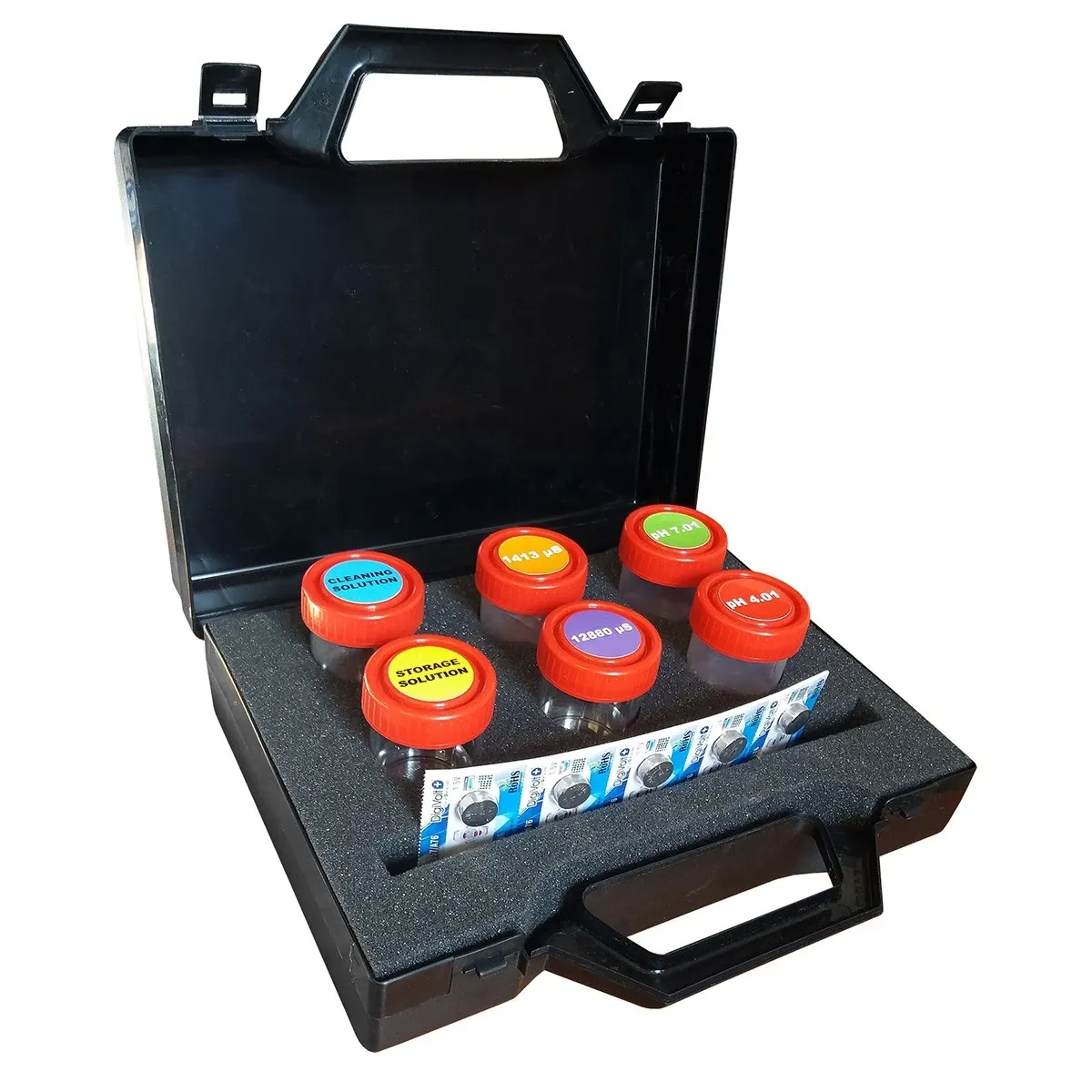 Milwaukee Service Kit geöffnet Geöffneter Milwaukee Service Kit Koffer mit sechs beschrifteten Behältern und Batterien in der Schaumstoffeinlage